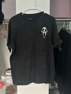 Black Graphic Tee - Scream Mask Design